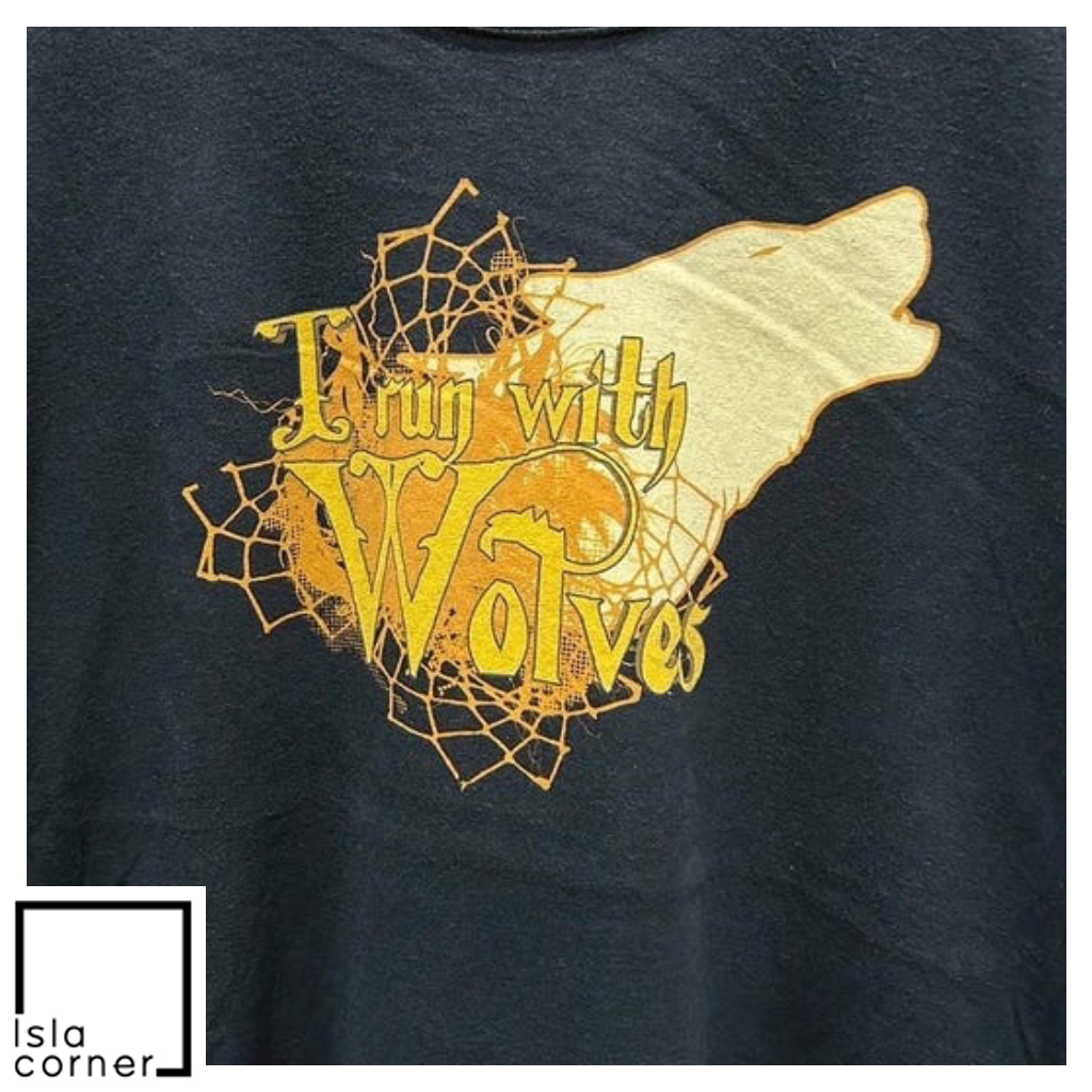 Vintage 2000s Twilight Saga New Moon Movie I Run With Wolves Shirt Vintage 2000s Twilight Saga New Moon Movie I Run With Wolves Shirt