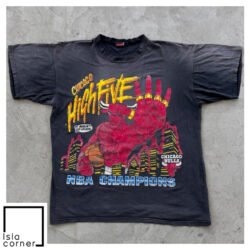 Vintage 90s NBA Chicago Bulls Championship High Five Shirt