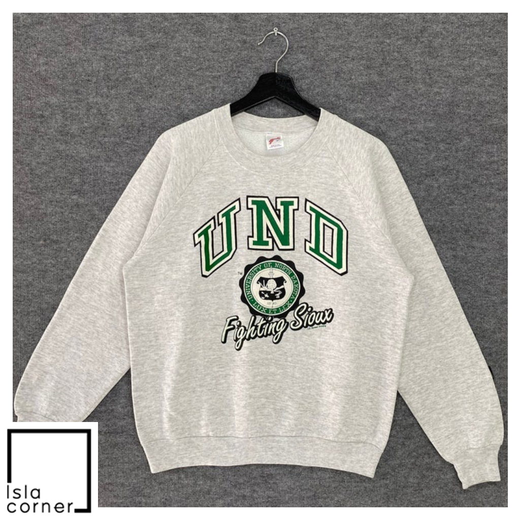 Vintage 90s University Of North Dakota UND Fighting Hawks Sweatshirt Vintage 90s University Of North Dakota UND Fighting Hawks Sweatshirt